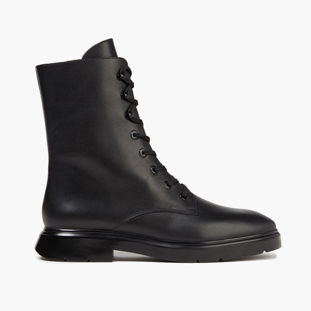 Stuart Weitzman Black Leather Mckenzee Boots, 9,5